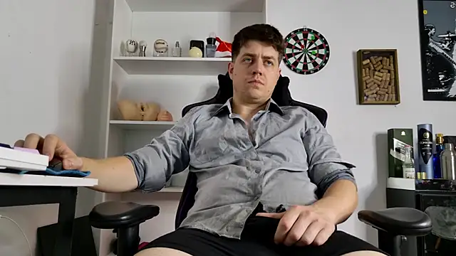 Snapshot of aaron_nvk chatting on 14, 12, 2025 aaron nvk online show from 14, 12, 2025