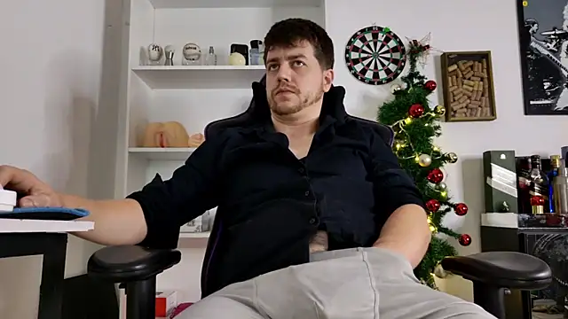 Snapshot of aaron_nvk chatting on 6, 1, 2026 aaron nvk online show from 6, 1, 2026