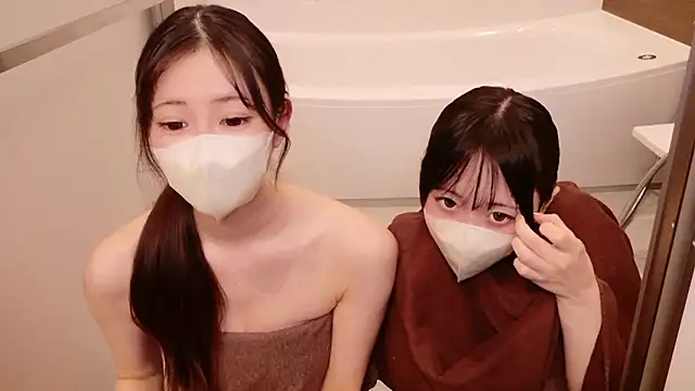 Snapshot of MOEMOE-Q chatting on 4, 11, 2025 MOEMOE-Q online show from 4, 11, 2025