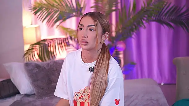 Snapshot of ZennySings chatting on 19, 12, 2025 ZennySings online show from 19, 12, 2025