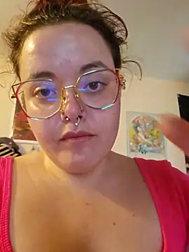 Snapshot of nuttiebuddy1 chatting on 19, 9, 2025 nuttiebuddy1 online show from 19, 9, 2025