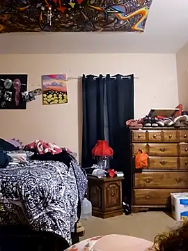 Snapshot of nuttiebuddy1 chatting on 8, 11, 2025 nuttiebuddy1 online show from 8, 11, 2025