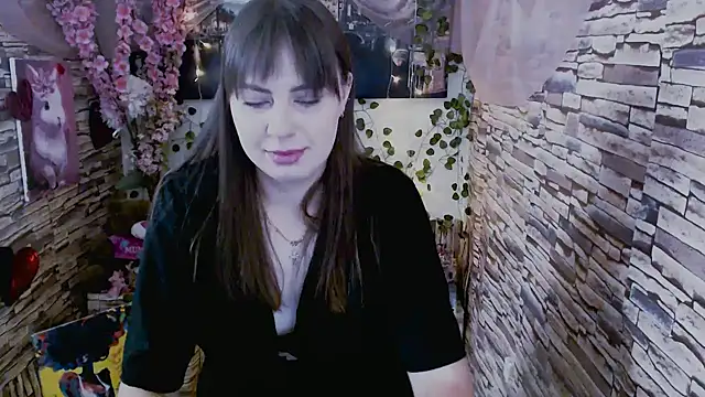 Amanda Bright  online show from 29, 9, 2025