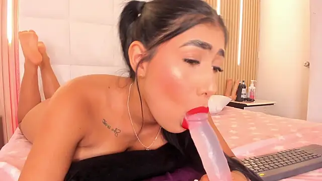 Elody rousse online show from 28, 2, 2026