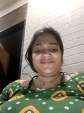 Snapshot of Trisha_71 chatting on 7, 5, 2026 Trisha 71 online show from 7, 5, 2026