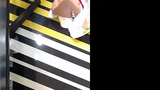 Lia Mar  online show from 4, 2, 2026