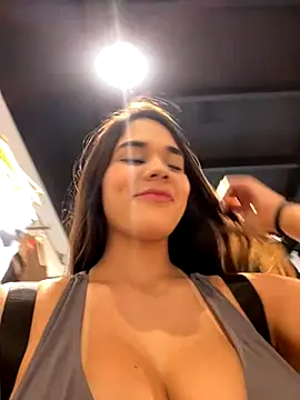 BellaLeclair online show from 4, 12, 2025