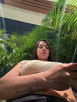 BellaLeclair online show from 10, 3, 2026