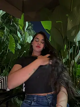 BellaLeclair online show from 13, 3, 2026