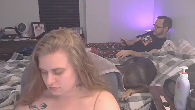 Sexyblonde12344 online show from 16, 12, 2025