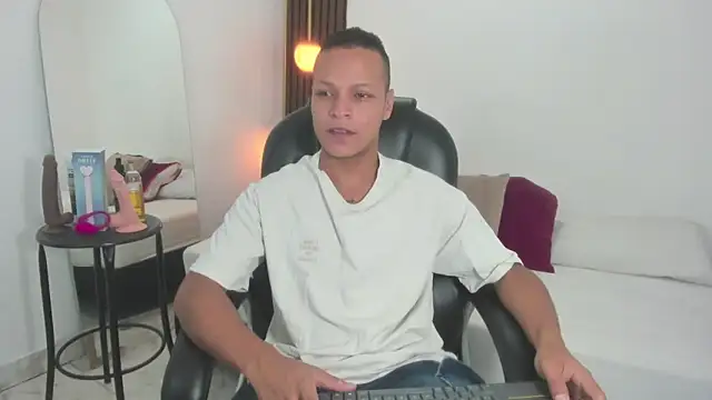 Snapshot of Ricky_Owens1 chatting on 15, 9, 2025 Ricky Owens1 online show from 15, 9, 2025
