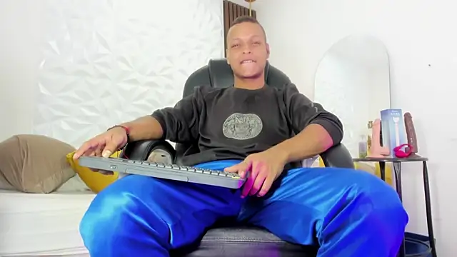 Snapshot of Ricky_Owens1 chatting on 25, 9, 2025 Ricky Owens1 online show from 25, 9, 2025