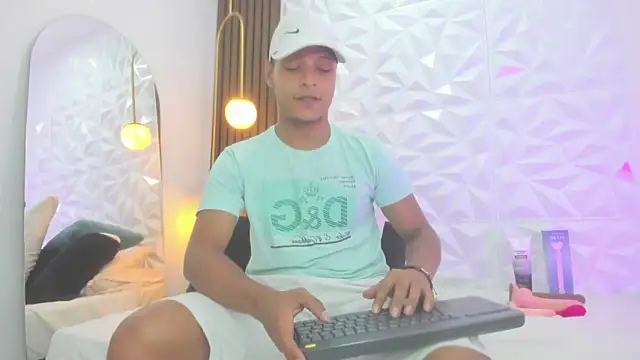 Snapshot of Ricky_Owens1 chatting on 10, 10, 2025 Ricky Owens1 online show from 10, 10, 2025