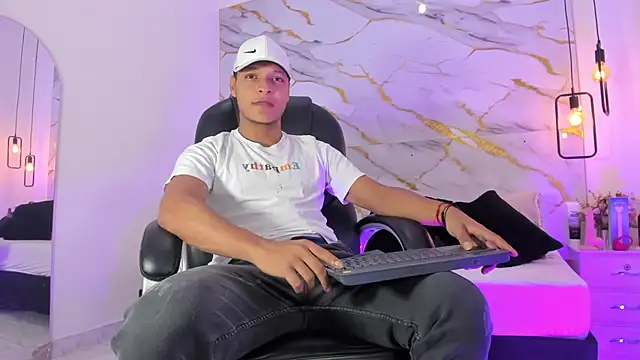 Snapshot of Ricky_Owens1 chatting on 13, 10, 2025 Ricky Owens1 online show from 13, 10, 2025