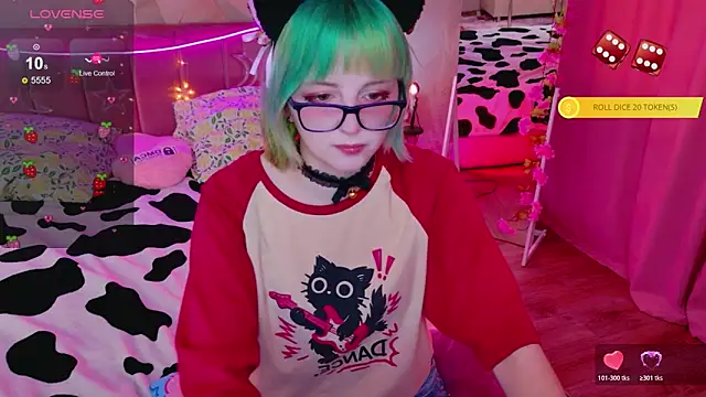 CoralineYoung online show from 25, 4, 2026