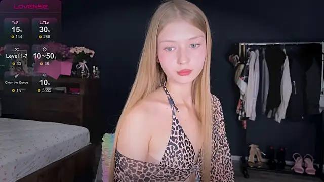 holylisssa online show from 8, 10, 2025