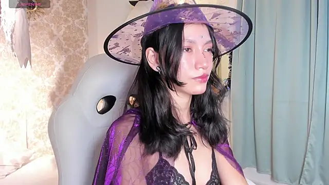 LilyThea online show from 31, 10, 2025