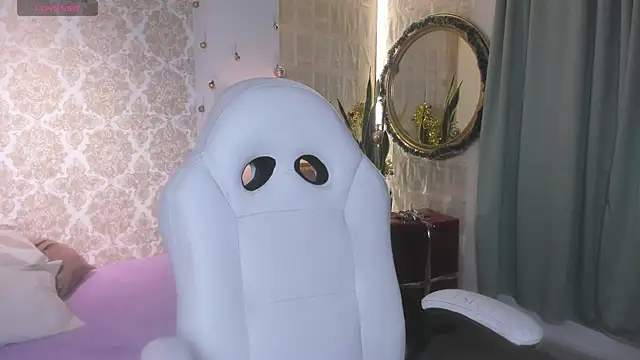 LilyThea online show from 18, 12, 2025