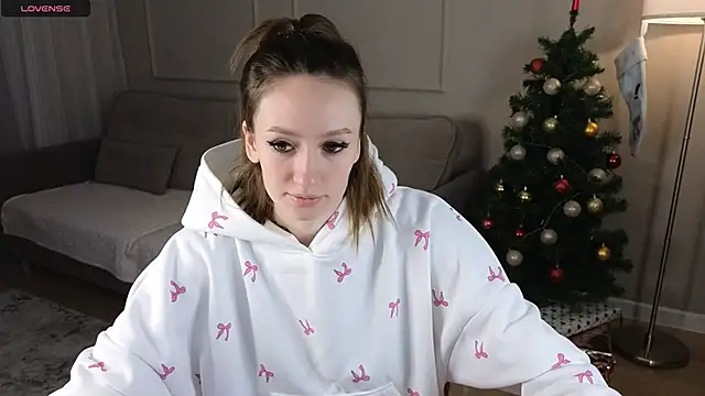 cutienaughtygirl online show from 15, 1, 2026