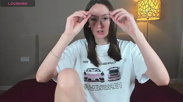 cutienaughtygirl online show from 16, 4, 2026