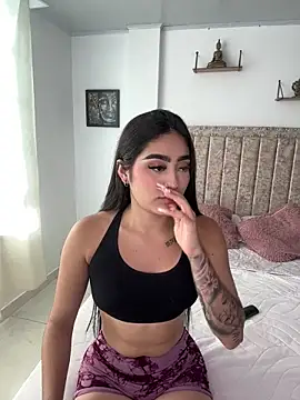 EmiilyEvans  online show from 12, 9, 2025