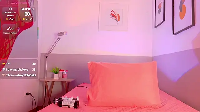 cutepetitee online show from 8, 10, 2025