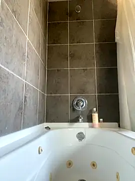 Snapshot of starsaligned chatting on 20, 10, 2025 starsaligned online show from 20, 10, 2025