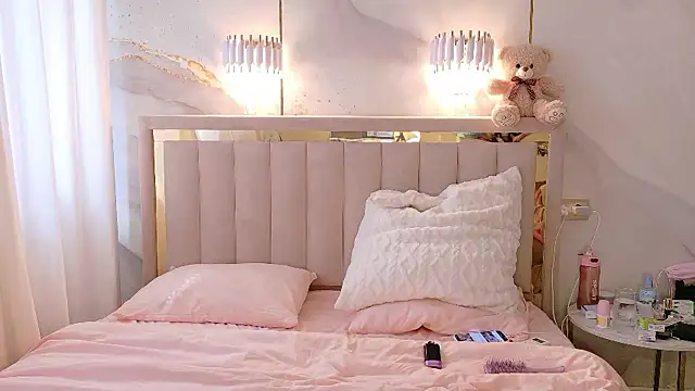 TiffaNoel online show from 27, 6, 2026