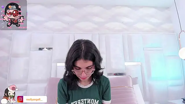 Im Molly Angel online show from 4, 12, 2025