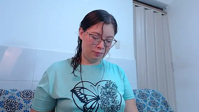 zoewhite2 online show from 6, 10, 2025