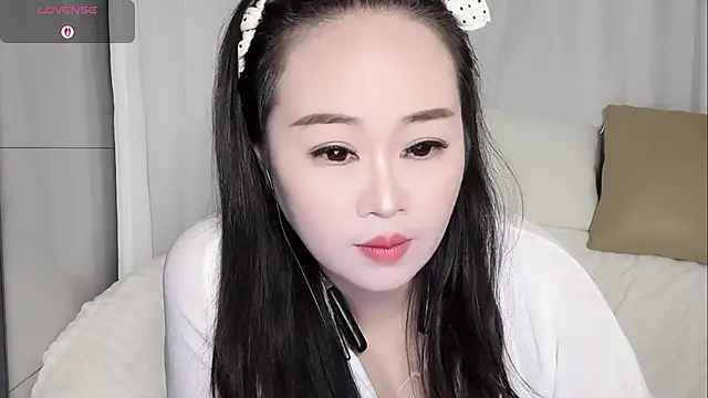 B-Yaya online show from 17, 11, 2025