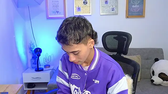 yulian vasquez online show from 21, 11, 2025