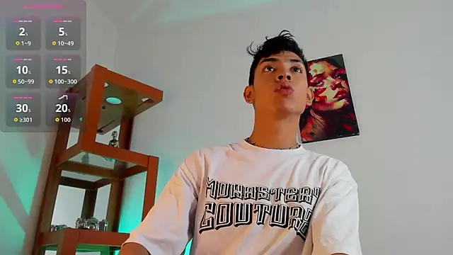 LoganTwink18 online show from 4, 12, 2025