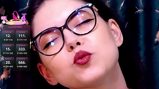 KaylaLewys online show from 17, 12, 2025