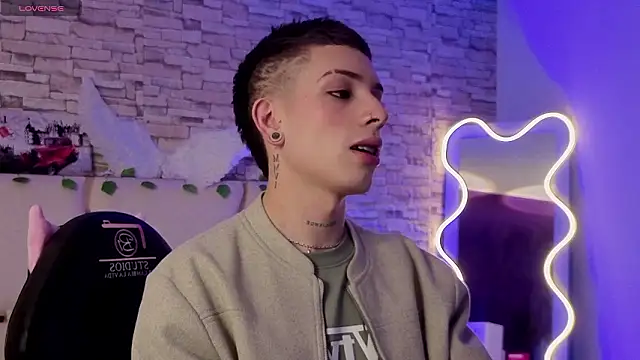 Snapshot of boyfox_tay chatting on 19, 2, 2026 boyfox tay online show from 19, 2, 2026