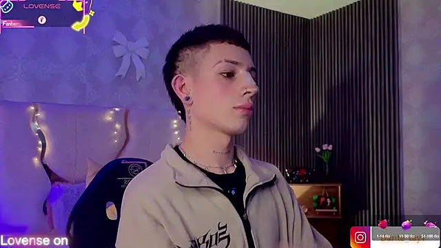 Snapshot of boyfox_tay chatting on 1, 3, 2026 boyfox tay online show from 1, 3, 2026