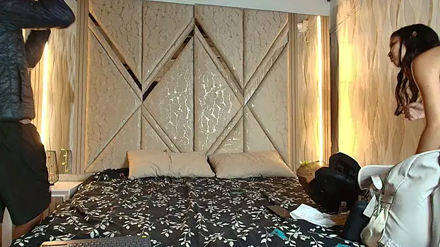 Hotcouple 222 online show from 13, 2, 2026