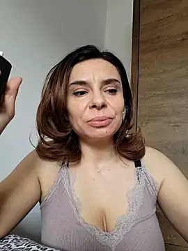 Victoria Vergara online show from 5, 3, 2026