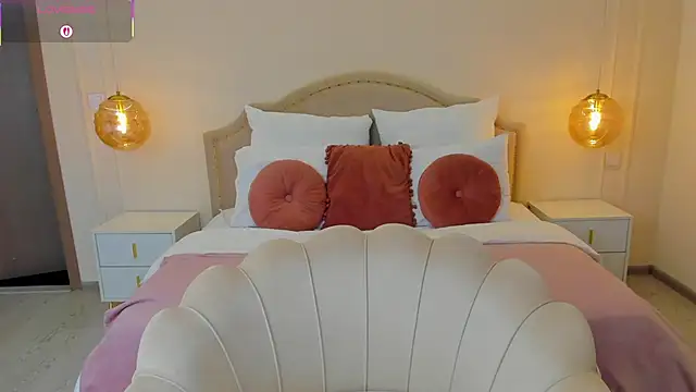 MilaMour online show from 30, 11, 2025