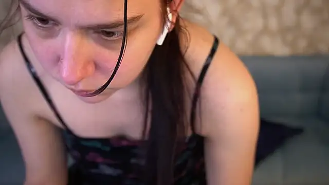 LiviaShy online show from 9, 4, 2026