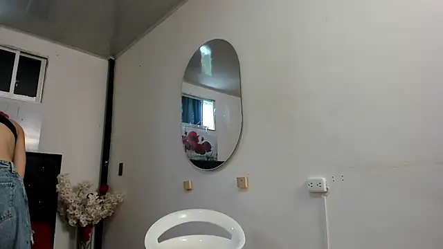 Snapshot of pinky_f00x chatting on 9, 6, 2026 pinky f00x online show from 9, 6, 2026