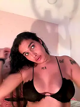 Snapshot of Bella__Wood chatting on 9, 9, 2025 Bella  Wood online show from 9, 9, 2025