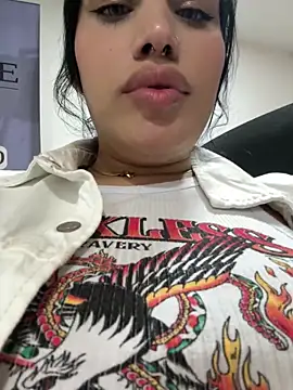 Snapshot of Bella__Wood chatting on 10, 10, 2025 Bella  Wood online show from 10, 10, 2025