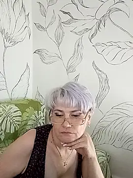 Catty Lady online show from 9, 9, 2025