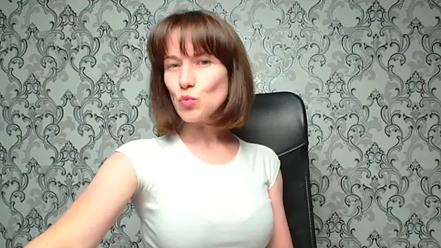 Kelly Kisss online show from 13, 9, 2025