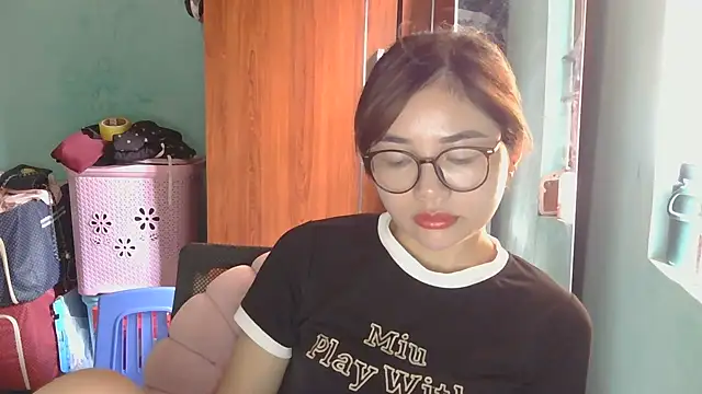 Uhem112 online show from 5, 10, 2025