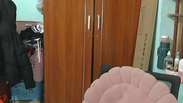 Uhem112 online show from 4, 12, 2025