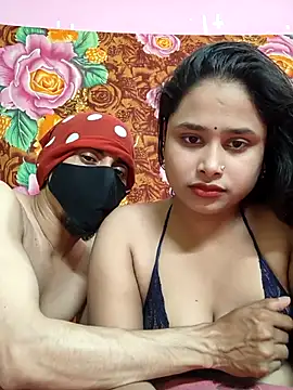 Seducing couple online show from 25, 3, 2026