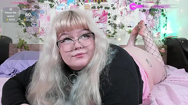  CandyM1lky  online show from 8, 3, 2026