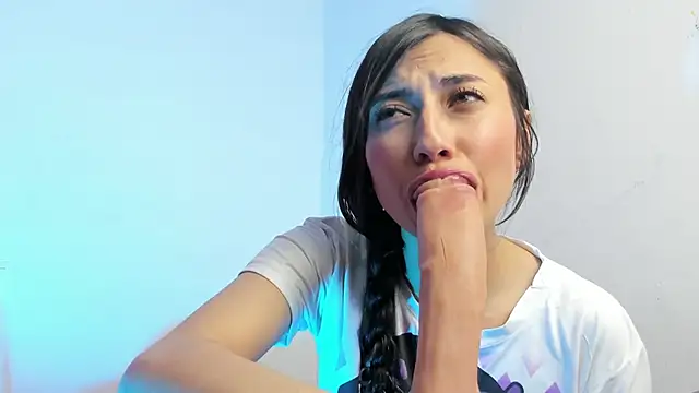 Alanaloiiss  online show from 14, 9, 2025